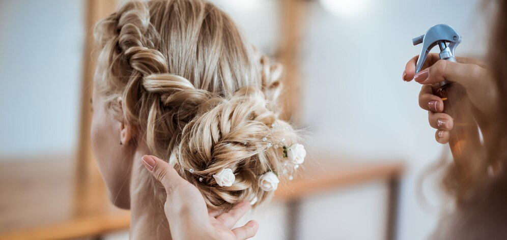hairstyle-blonde-woman-2